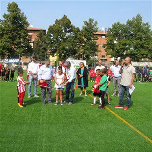 Inaugurato il campo da calcio in manto sintetico al parco Roccavilla 