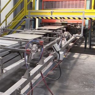 Ceramica italiana: investimenti in calo del 19,4% nel settore delle piastrelle nel 2024