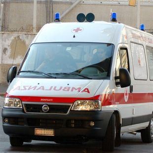 Precipita da una scala mentre effettua lavori di giardinaggio: morto il 73enne Roberto Toni 
