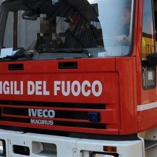 Un incendio danneggia due auto: non si esclude la matrice dolosa