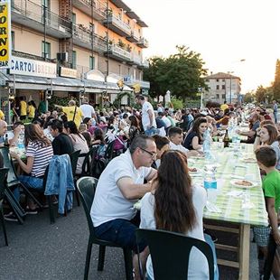 Sabato prossimo a Spezzano l'appuntamento con "A cena con i leoni"