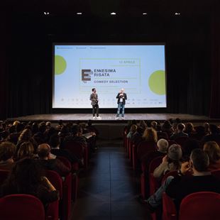 In piazza Menotti la proiezione della Selezione Ufficiale dell’Ennesimo Film Festival