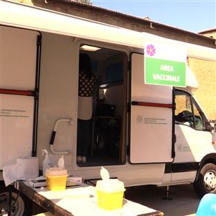 Campagna vaccinale: open day per genitori e futuri genitori, domenica il camper vaccinale a Sassuolo