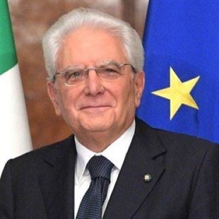 Il Capo dello Stato Sergio Mattarella conferisce la "Stella al merito del lavoro" ad Antonio Bedini