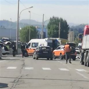 Tragico impatto in via Ghiarola Nuova, muore un motociclista