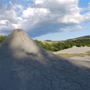 Laboratori, passeggiate e la musica della natura: le iniziative alle Salse di Nirano