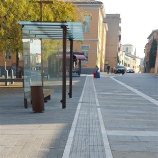 Centro storico: installate pavimentazioni all'avanguardia per ipovedenti e ciechi