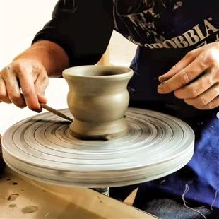 Museo della Ceramica: due laboratori con l’utilizzo del tornio