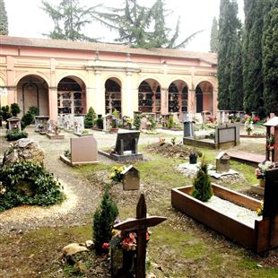 Ponte dei morti: orari cimiteri, uffici comunali e celebrazioni