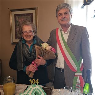 Visita del sindaco Tosi a Oriele Casolari, che compie oggi 104 anni