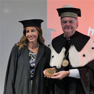 Federica Minozzi di Iris Ceramica Group riceve una laurea ad honorem in Ingegneria Gestionale